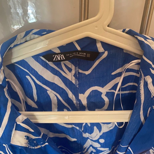 Zara crop shirt new, white and blue, size M