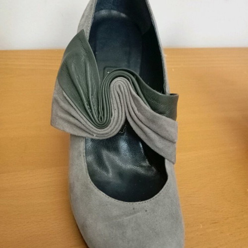 Gino Vaello suede and leather pumps like new, size 38, black and gray