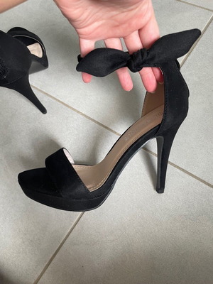 High heel shoes Diamantique brand new, size 37, black