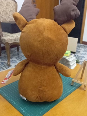 Plush reindeer like new