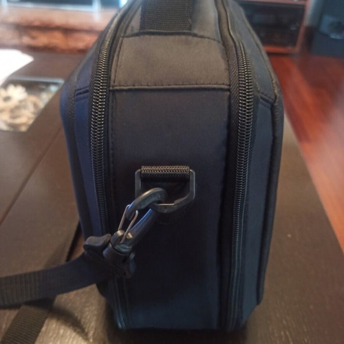 Case Logic shoulder bag like new, black