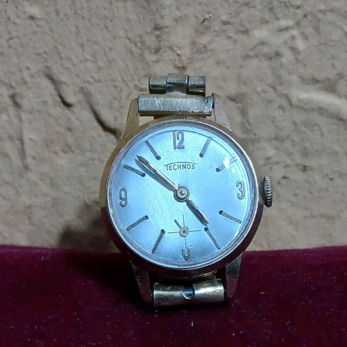 Technos wristwatch women's like new, Swiss made
