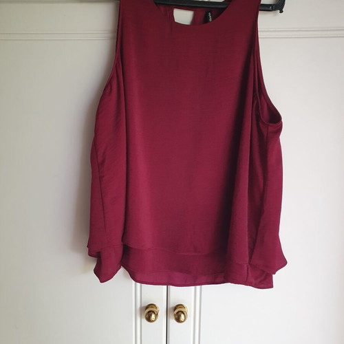 Stradivarius blouse medium new grenat color alpha line