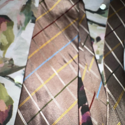 Tie in excellent condition