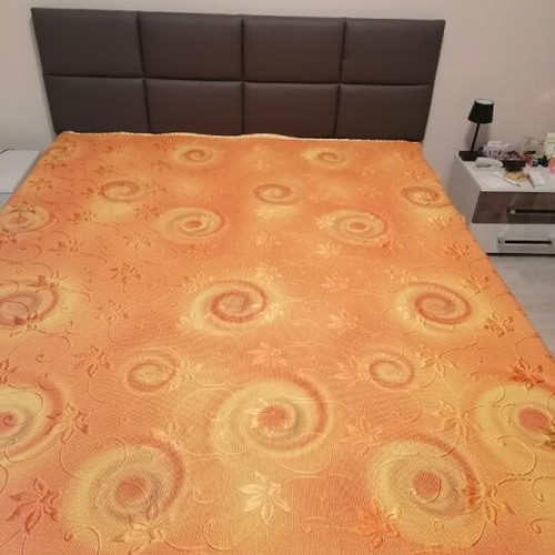 Luxury bedspread 160/200 like new