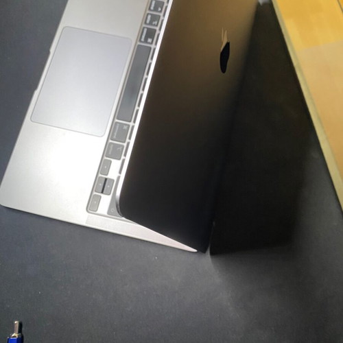 MacBook Air M1 2020 like new, 8GB RAM, 256GB SSD