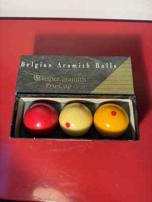 French billiard balls like new, new from old stock
