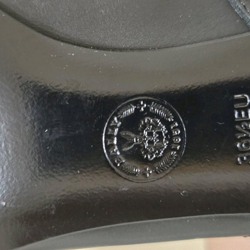 Bally black leather boots like new, 8cm heel