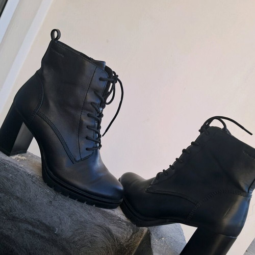 Tamaris ankle boots 38 black like new