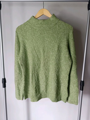 Green knitted mock neck sweater like new