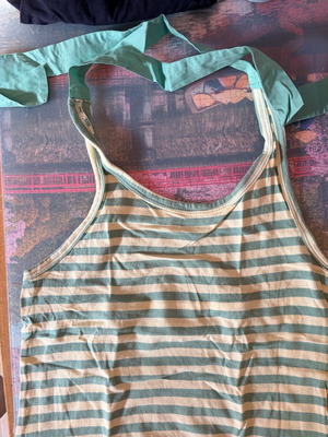 Bsb blouse that ties at the neck like new, size M, beige and green
