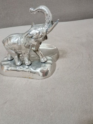 Vintage elephant ashtray like new, metal