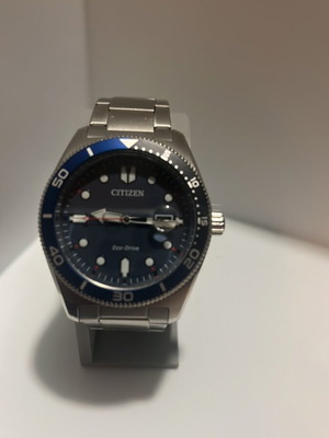 Citizen Sports Eco-Drive AW1761-89L wristwatch like new, blue dial