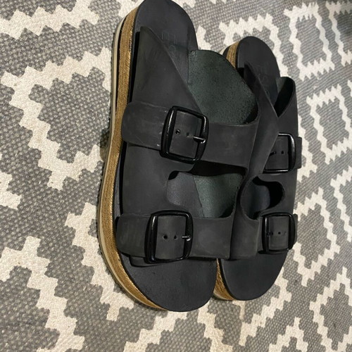 Esiot black leather sandals like new, size 38