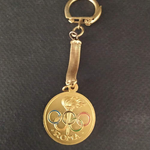 Olympic Games Rome 1960 Keychain like new, metal gold color