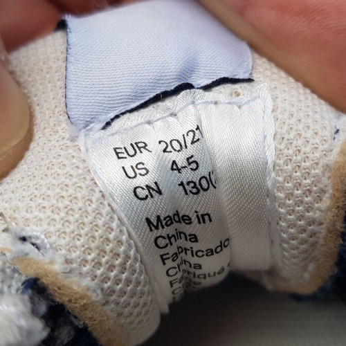 Children's shoes size 20-21 blue used with surface scuff