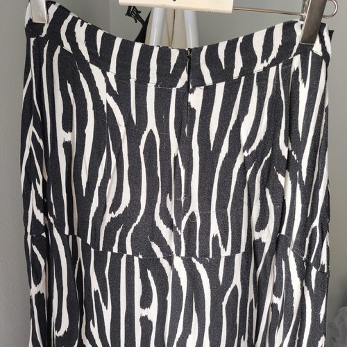 Karavan skirt used, black and white, size M 38 10