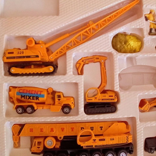 Pro Engine Die Cast Metal Construction Play Set like new