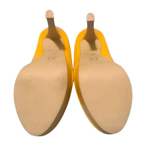 Fratelli Petridi yellow pumps like new size 37 with free denim skirt