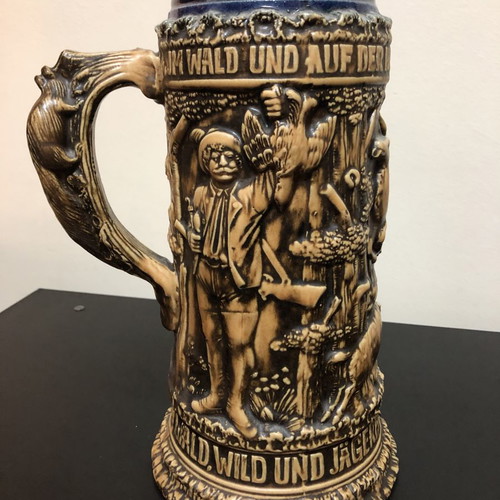 German Hunting Vase new, porcelain with embossed alabaster cover
