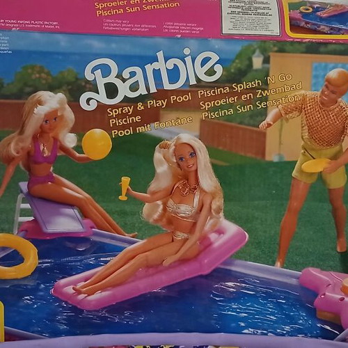 Barbie πισίνα μεταχειρισμένη με ελλείψεις και επισκευασμένα στηρίγματα