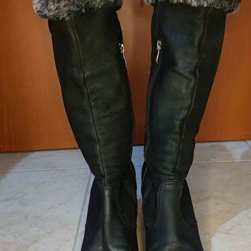 Caprice boots used with fur lining, size 40, black
