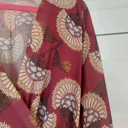 Wrap dress burgundy used XL with floral patterns and lining