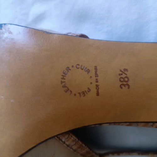 Lodi beige leather pumps like new, size 38.5