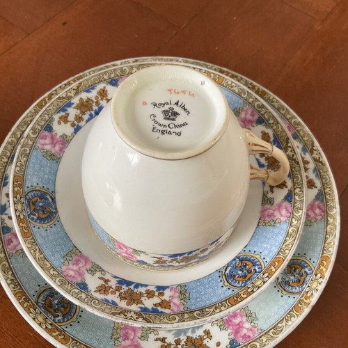 Royal Albert tea set antique 6 pieces