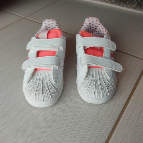 Adidas Superstar kids athletic shoes -  25,00 - Vendora.cy
