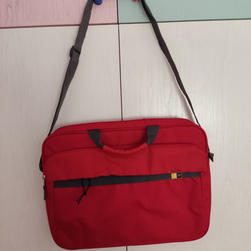 Laptop bag Case Logic like new, red, 33x44x6 cm
