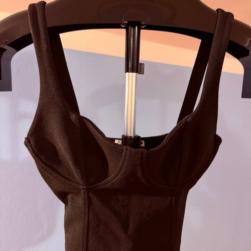 Zara crop top like new, black, with underwire, size S