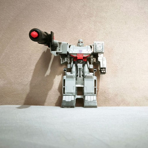 Transformers Megatron action figure like new, 14 cm