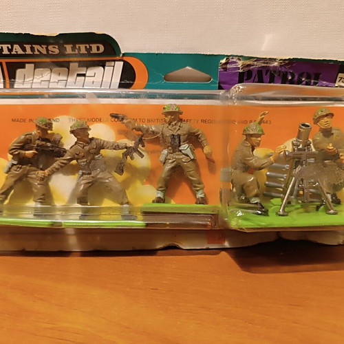 Britains Deetail British Army figures like new in original packaging
