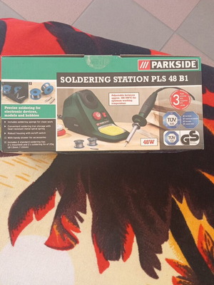 Soldering station with integrated soldering iron new in box
