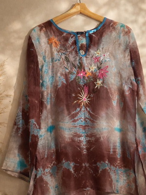 Boho blouse tie-dye with embroidery and sequins like new, S/M