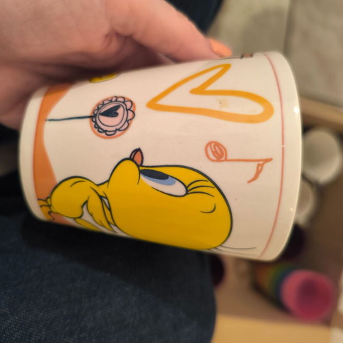 Tweety mug like new with design