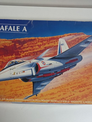 Rafale A model airplane 1/48 scale like new by Heller