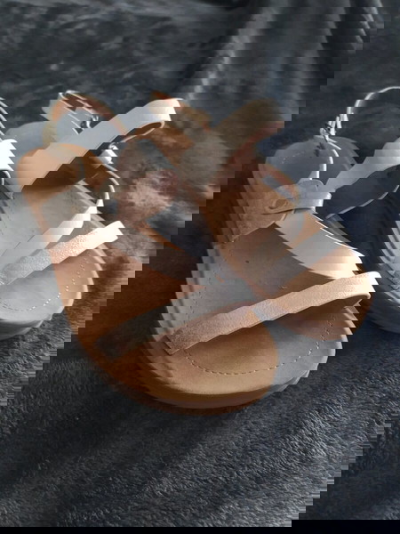 Γυναικεία πέδιλα