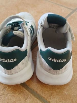Adidas children's athletic shoes size 29 like new, white and green