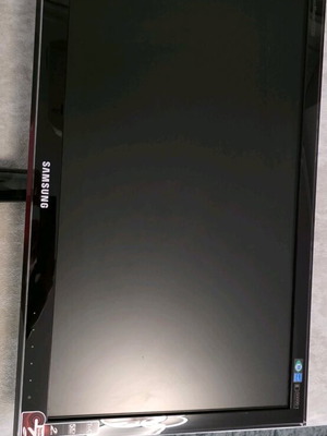 Samsung 24-inch TV like new with wall mount