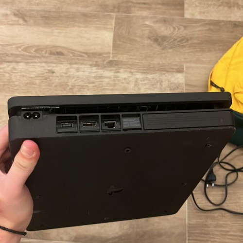 PlayStation 4 Slim 500GB like new