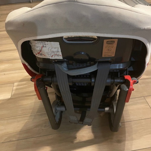 Chicco car seat used, child