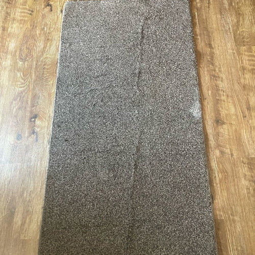 Runner used 0.70 x 1.40 solid color with marks