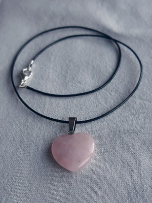 Kristine necklace with rose quartz heart, handmade, new, with gift pouch
