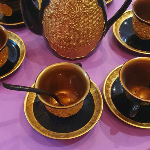 Vintage Chinese tea set with Papier Mache lacquer from 1960s like new