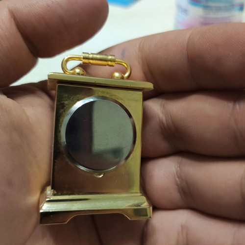 Desk clock analog used, needs battery replacement