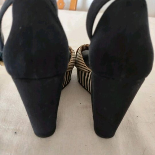 Tommy Hilfiger ladies canvas platform shoes used, size 37, navy blue and cream