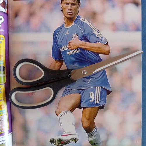 Match Football Magazine like new with Newcastle poster issue 24-30/10/2006
