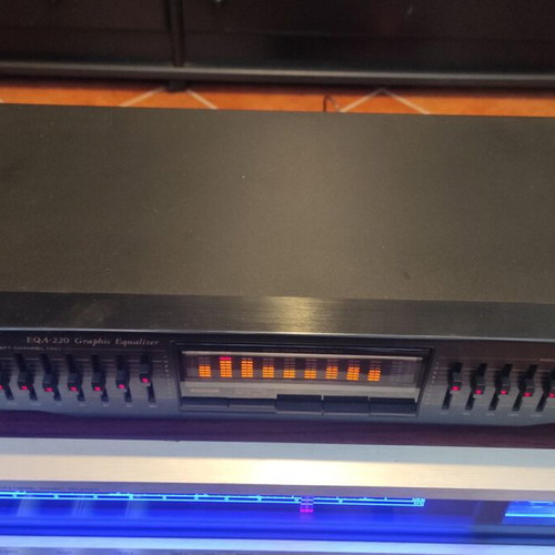 TEAC EQA-220 graphic equalizer and spectrum analyser